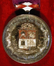 'Keys' Medallion